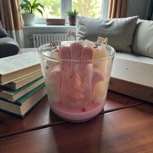 Hamza bohemian Rose 24 9. Handcrafted Candle